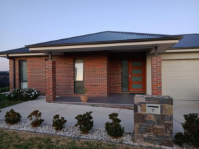 Brand new self-contained one bedroom unit, Queanbeyan